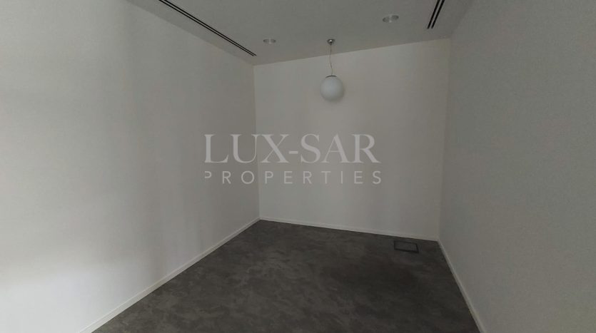 Office in Sheikh Zayed Road, Dubai, UAE 524m2