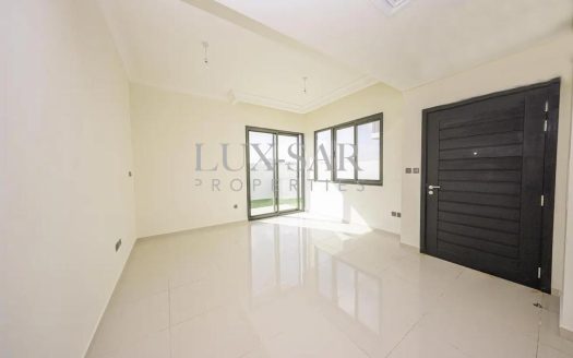 Villa in Dubai, UAE 3 bedrooms, 180.2m2