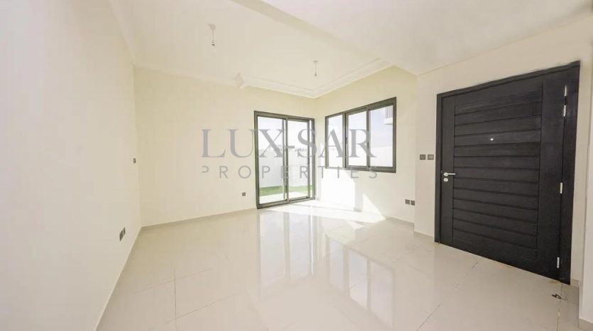 Villa in Dubai, UAE 3 bedrooms, 180.2m2