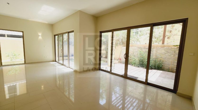 Villa in Al Raha Gardens, Abu Dhabi, UAE 3 bedrooms, 254.9m2