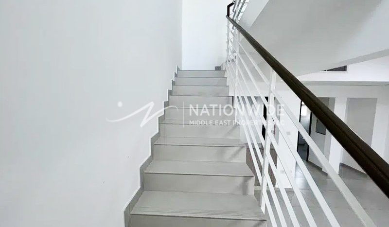 Townhouse in Al Ghadeer, Abu Dhabi, UAE 2 bedrooms, 184.9m2