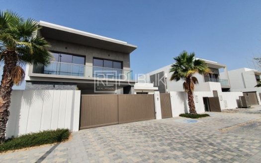 Villa on Yas Island, Abu Dhabi, UAE 4 bedrooms, 453.4m2