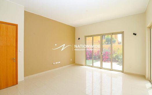 Villa in Al Raha Gardens, Abu Dhabi, UAE 4 bedrooms, 304m2