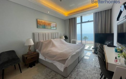 Apartment in Palm Jumeirah, Dubai, UAE 2 bedrooms, 128.95m2