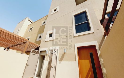 Villa in Al Raha Gardens, Abu Dhabi, UAE 4 bedrooms, 288.9m2