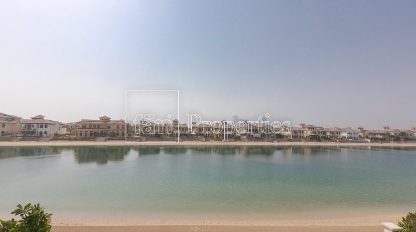 Villa in Palm Jumeirah, Dubai, UAE 4 bedrooms, 621.5m2