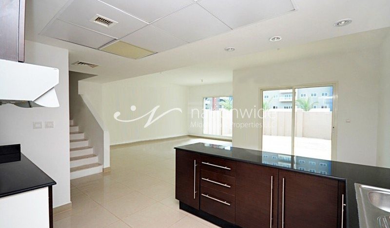 Villa in Abu Dhabi, UAE 4 bedrooms, 265.3m2