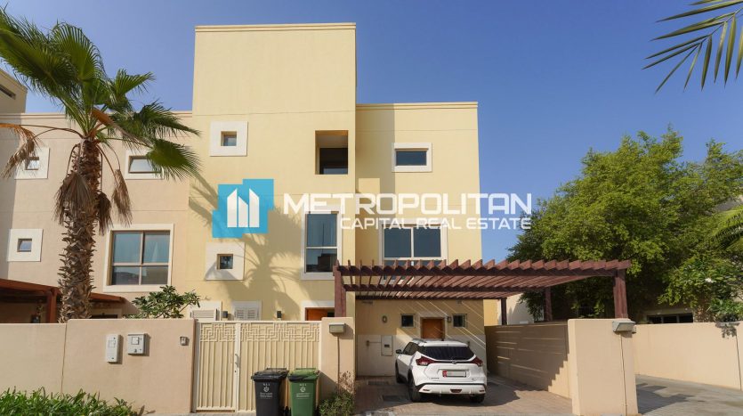 Townhouse in Al Raha Gardens, Abu Dhabi, UAE 4 bedrooms, 240.2m2