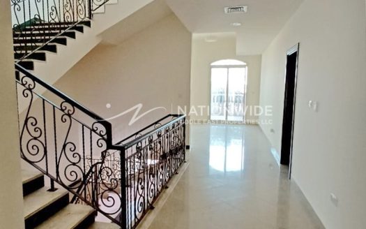 Villa in Abu Dhabi, UAE 7 bedrooms, 520.3m2