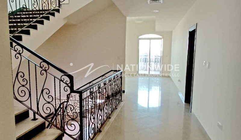 Villa in Abu Dhabi, UAE 7 bedrooms, 520.3m2