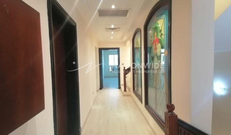 Villa in Al Mushrif, Abu Dhabi, UAE 5 bedrooms, 221.1m2