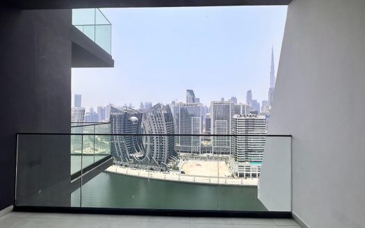 Apartment in BINGHATTI CANAL in Dubai, UAE 1 room, 497m2