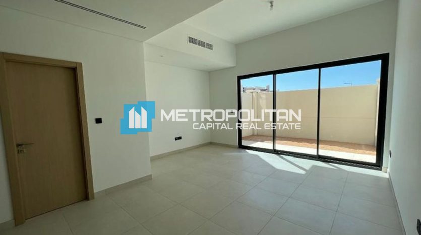 Townhouse in Al Salam Street, Abu Dhabi, UAE 2 bedrooms, 107.5m2