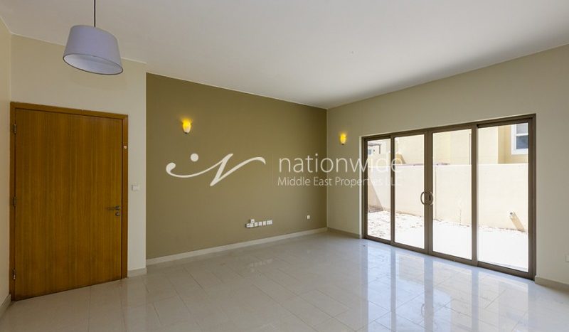 Villa in Al Raha Gardens, Abu Dhabi, UAE 4 bedrooms, 400m2