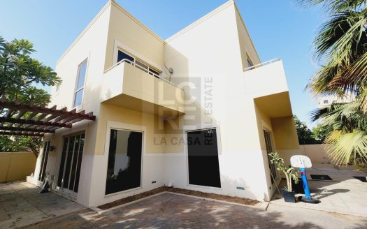 Villa in Al Raha Gardens, Abu Dhabi, UAE 5 bedrooms, 370.1m2