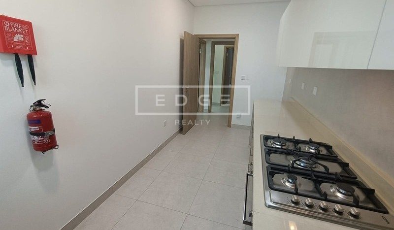 Apartment in Business Bay, Dubai, UAE 2 bedrooms, 106.6m2