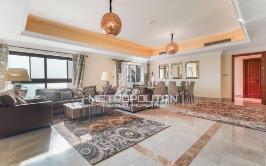 Apartment in Palm Jumeirah, Dubai, UAE 4 bedrooms, 294m2