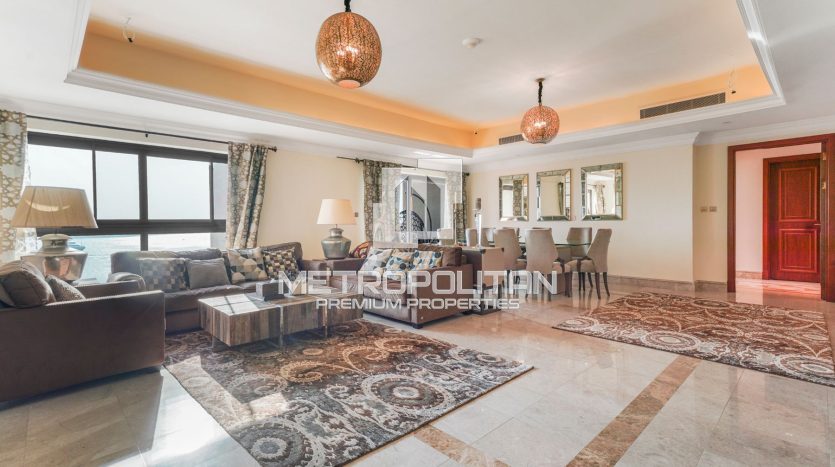 Apartment in Palm Jumeirah, Dubai, UAE 4 bedrooms, 294m2