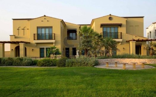 Villa in Mirdif, Dubai, UAE 3 bedrooms, 316.7m2