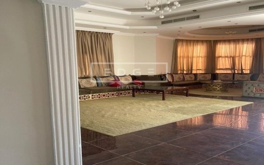 Villa in Dubai, UAE 6 bedrooms, 1133.9m2