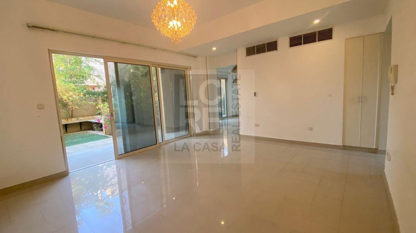 Townhouse in Al Raha Gardens, Abu Dhabi, UAE 4 bedrooms, 297.3m2