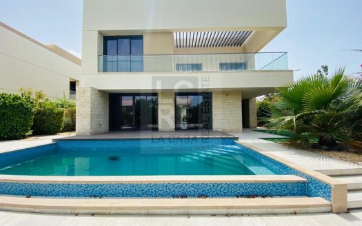 Villa on Saadiyat Island, Abu Dhabi, UAE 5 bedrooms, 580.6m2