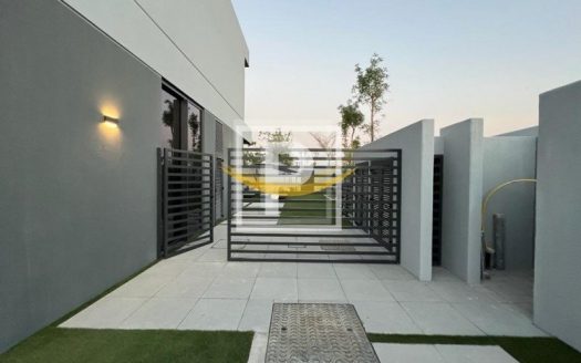 Villa in Tilal City, Sharjah, UAE 4 bedrooms, 391.2m2