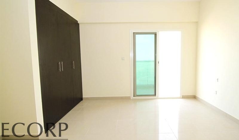 Apartment in Dubai Sports City, Dubai, UAE 2 bedrooms, 103.8m2