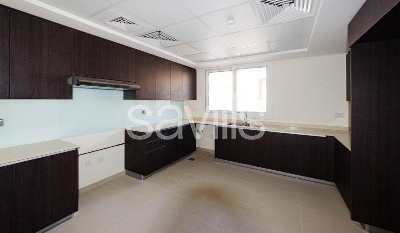 Townhouse in Muwaileh, Sharjah, UAE 3 bedrooms, 243.4m2