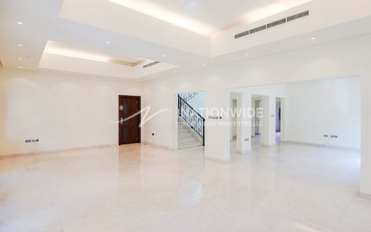 Villa in Abu Dhabi, UAE 5 bedrooms, 500m2