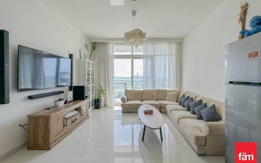 Apartment in Dubai Harbour, Dubai, UAE 2 bedrooms, 105.9m2