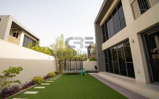 Villa in Dubai Hills Estate, UAE 4 bedrooms, 321m2