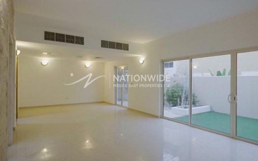 Villa in Al Raha Gardens, Abu Dhabi, UAE 5 bedrooms, 486m2