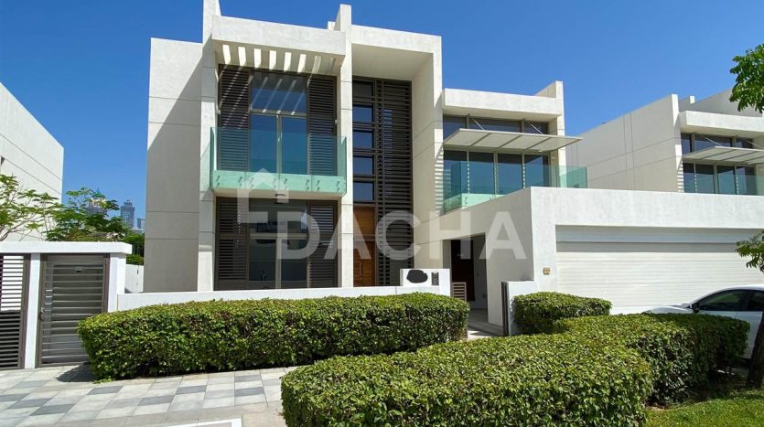 Villa in Dubai, UAE 5 bedrooms, 831.7m2