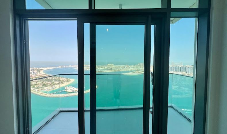 Apartment in BEACH VISTA TOWER 2 in Dubai, UAE 3 rooms, 107m2