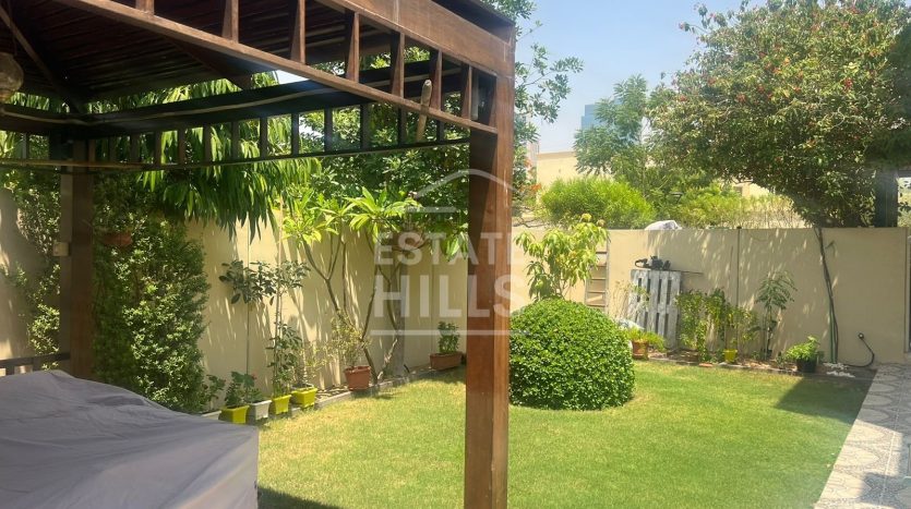 Villa in The Springs, Dubai, UAE 3 bedrooms, 288m2