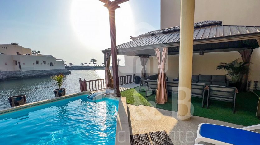 Villa in Ras Al Khaimah, UAE 2 bedrooms, 268.9m2