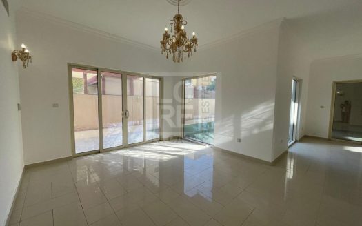 Villa in Al Raha Gardens, Abu Dhabi, UAE 4 bedrooms, 297.3m2