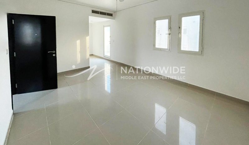 Villa in Abu Dhabi, UAE 5 bedrooms, 348.3m2