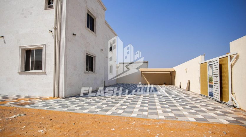 Villa in Al Dhait, Ras Al Khaimah, UAE 5 bedrooms, 1114.8m2