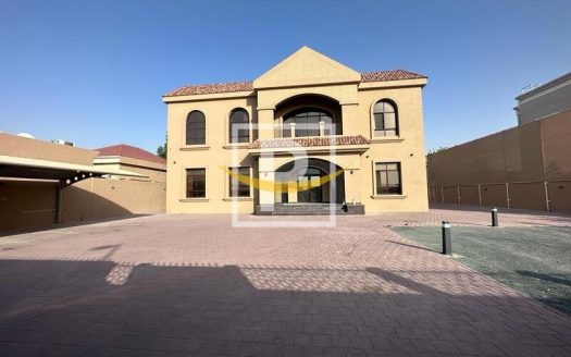 Villa in Dubai, UAE 5 bedrooms, 1392.9m2