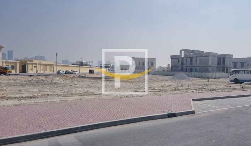 Plot of land in Deira, Dubai, UAE 1380.2m2