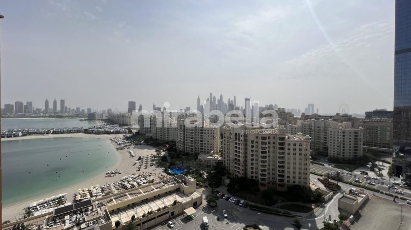 Apartment in Palm Jumeirah, Dubai, UAE 4 bedrooms, 478.4m2