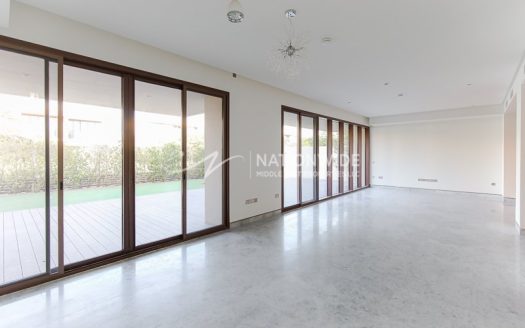 Villa on Saadiyat Island, Abu Dhabi, UAE 5 bedrooms, 435.9m2