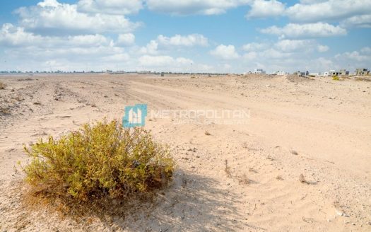 Plot of land in Al Shamkha, Abu Dhabi, UAE 375m2