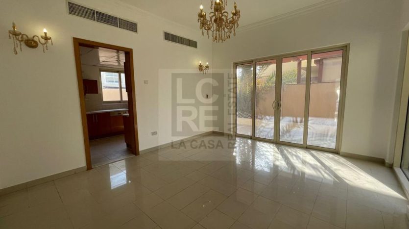 Villa in Al Raha Gardens, Abu Dhabi, UAE 4 bedrooms, 297.3m2