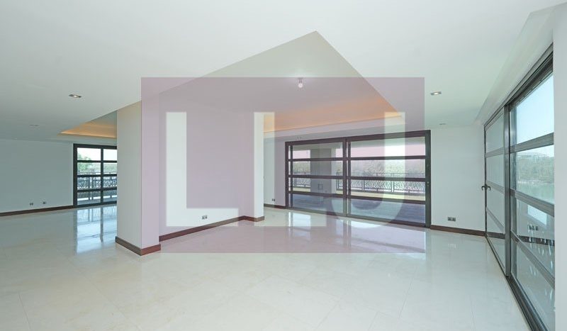 Villa on Al Gurm West, Abu-Dhabi, 4 bedrooms, 1143.6 m2